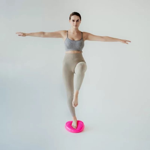 Balančný vankúš Line Sport Ø 34cm - rôzne farby - Čierna